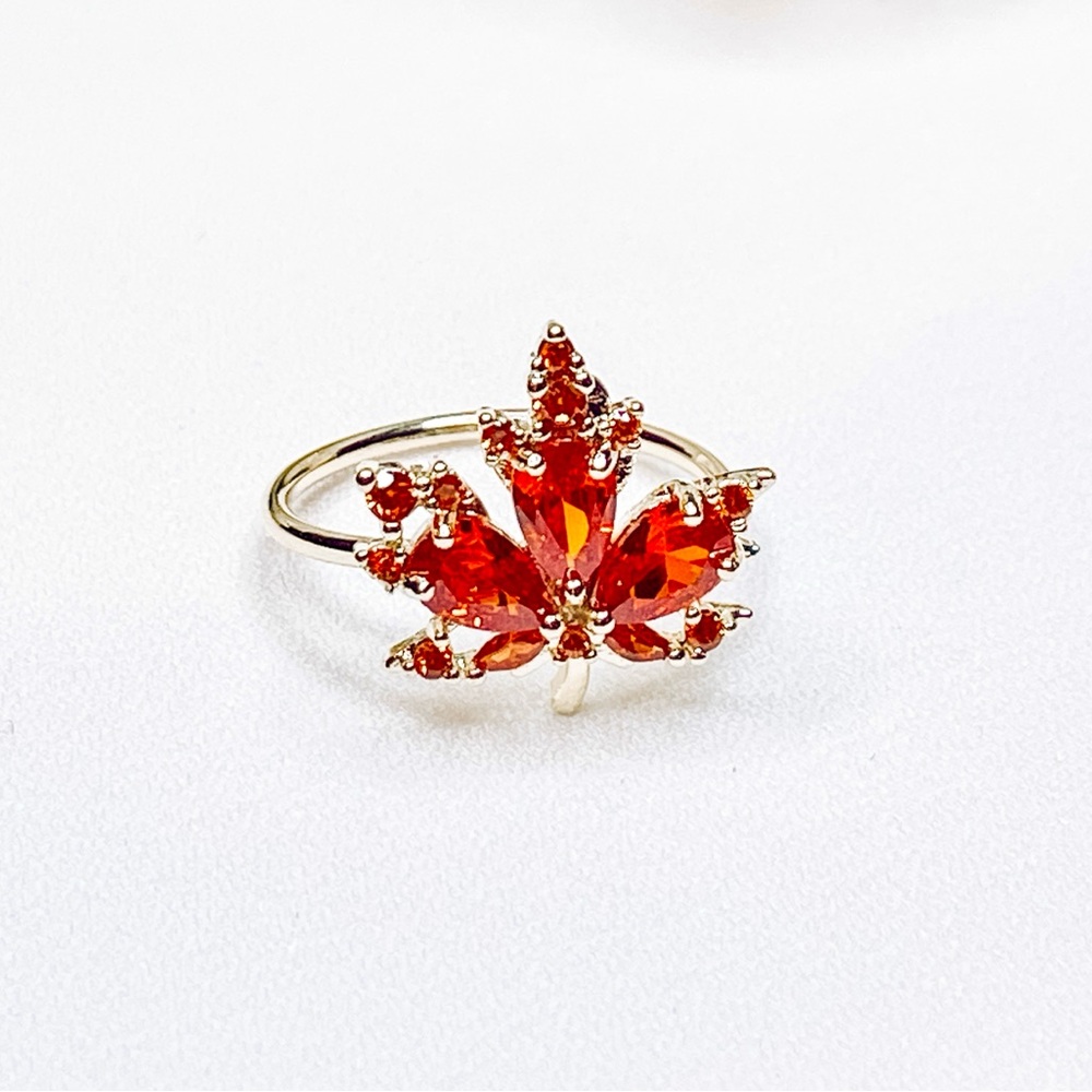 White Lily Jewelry Gold Plated Maple Leaf Ring with Orange Cubic Zirconia